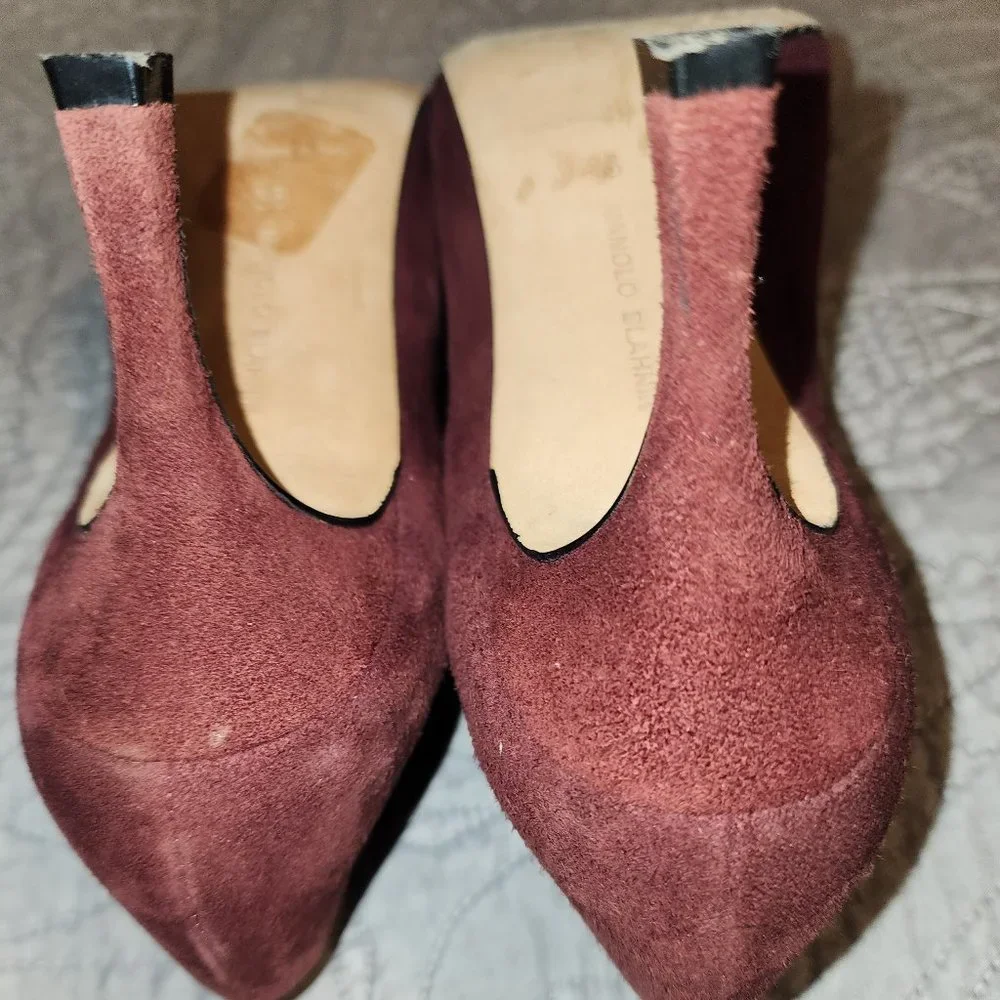 Manolo Blahnik Livrea Burgundy Suede Ankle Booties Size 38 - LIKE NEW CONDITION - Picture 6 of 7